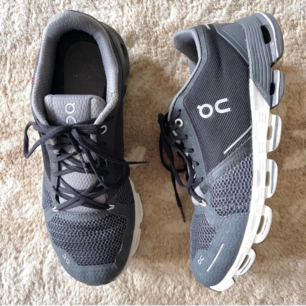 On Cloudflyer Road-Running Shoes Sneakers Black/ White Size 9 - Picture 1 of 15